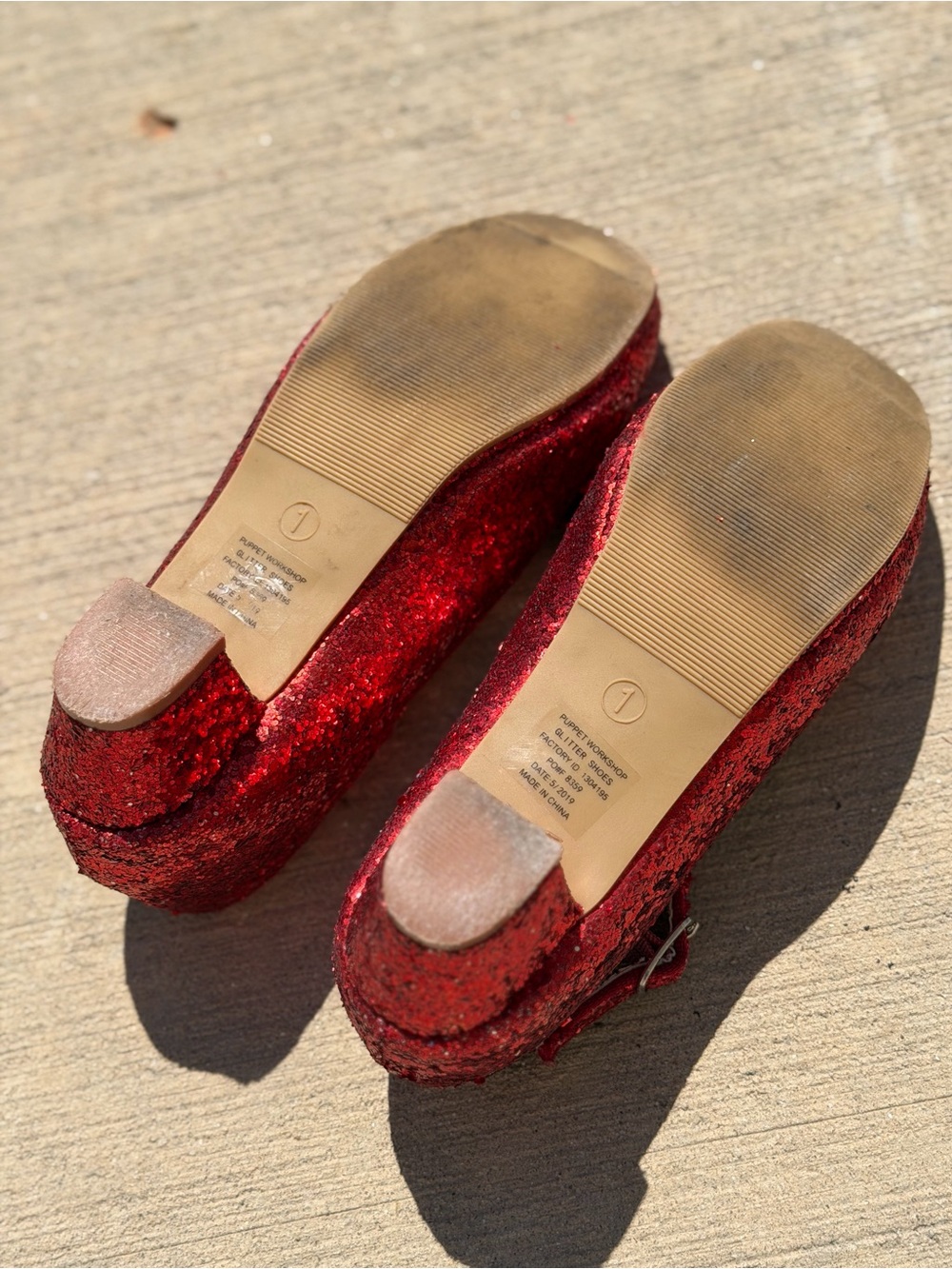 Dorothy Wizard of Oz style Girls Sparkle Mary Jane Dress Shoes - Red Glitter 1 - Picture 3 of 3